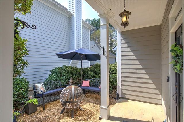 16 Courtyard Lane, Cartersville, GA 30120