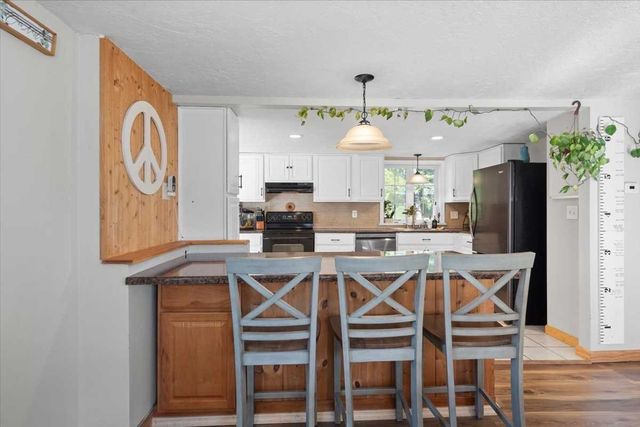 56 Locust St, Oxford, MA 01540