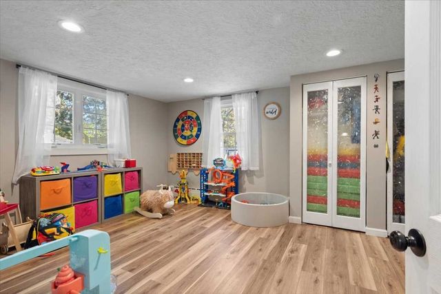 56 Locust St, Oxford, MA 01540