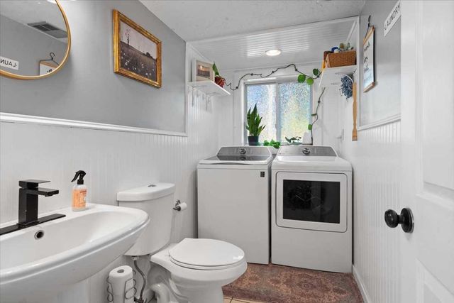 56 Locust St, Oxford, MA 01540