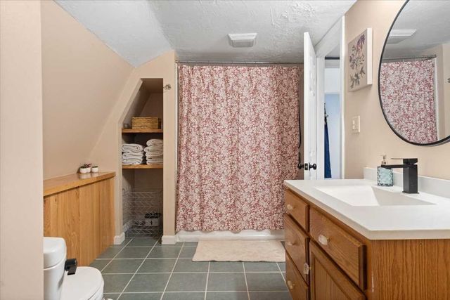 56 Locust St, Oxford, MA 01540