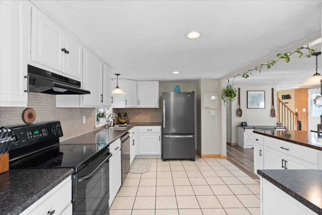 56 Locust St, Oxford, MA 01540