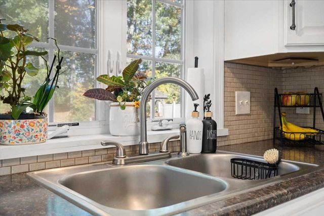 56 Locust St, Oxford, MA 01540