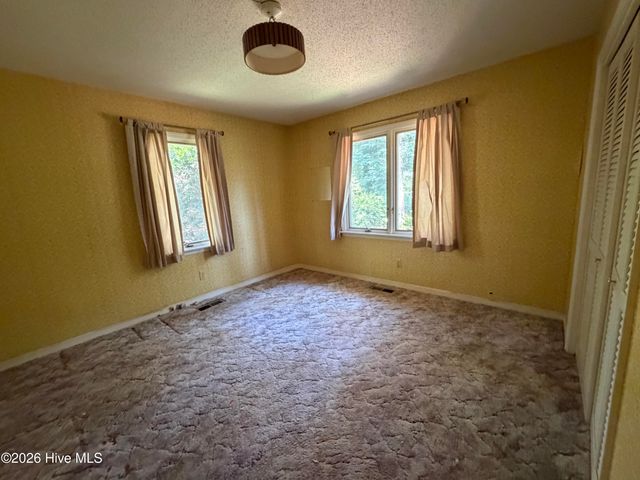 80 Hardee Lane, Whispering Pines, NC 28327