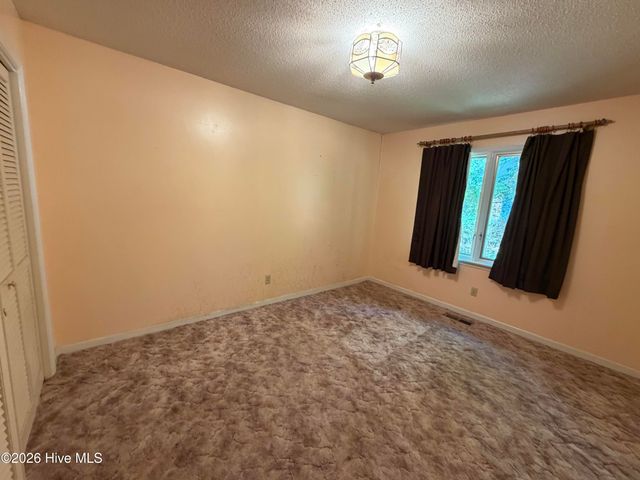 80 Hardee Lane, Whispering Pines, NC 28327