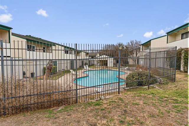 6718 Silvermine DR 704, Austin, TX 78736