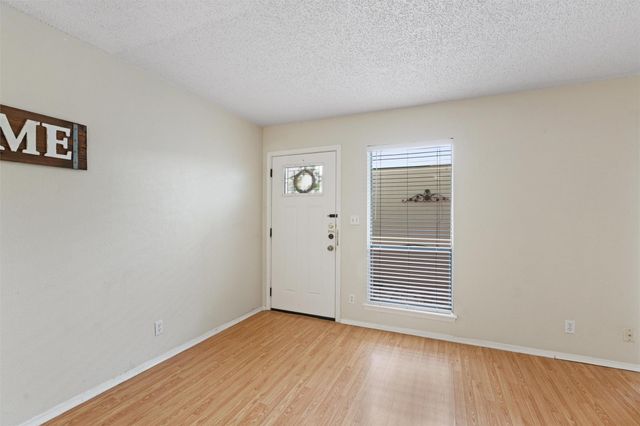 6718 Silvermine DR 704, Austin, TX 78736