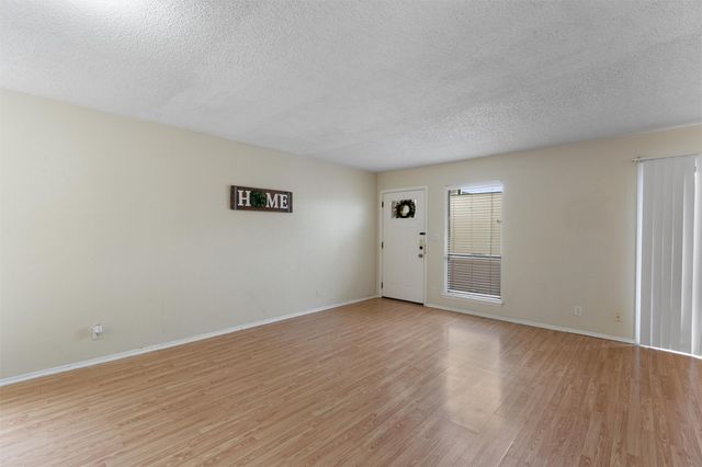 6718 Silvermine DR 704, Austin, TX 78736