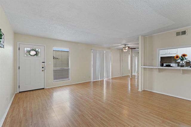 6718 Silvermine DR 704, Austin, TX 78736