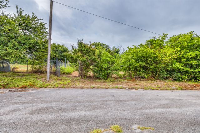 1624 E Broadway Avenue, Fort Worth, TX 76104