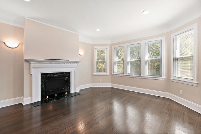 9400 S Charles Street, Chicago, IL 60643