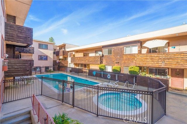 5403 Newcastle Avenue 12, Encino (los Angeles), CA 91316