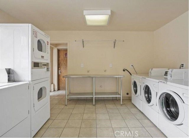 5403 Newcastle Avenue 12, Encino (los Angeles), CA 91316