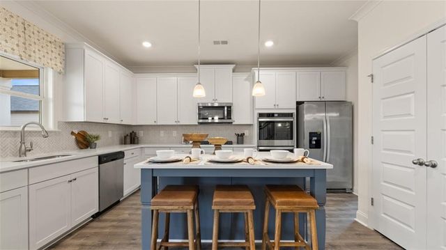 1924 Endress Circle, Hampton, GA 30228