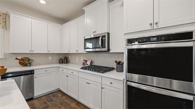 1924 Endress Circle, Hampton, GA 30228