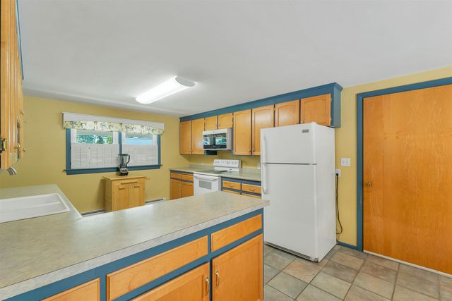 28 Hillcrest Drive, Laconia, NH 03246