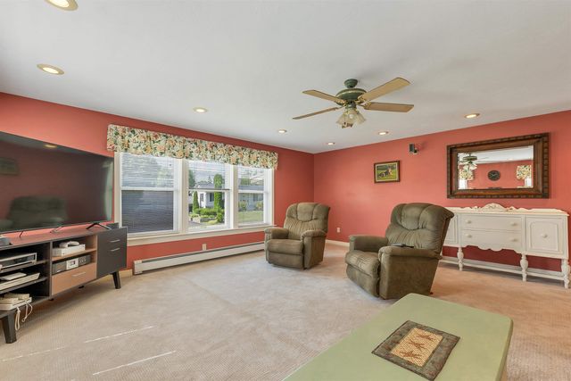 28 Hillcrest Drive, Laconia, NH 03246