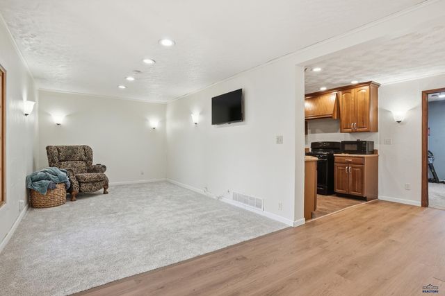 2901 CHAPEL LN, Rapid City, SD 57702