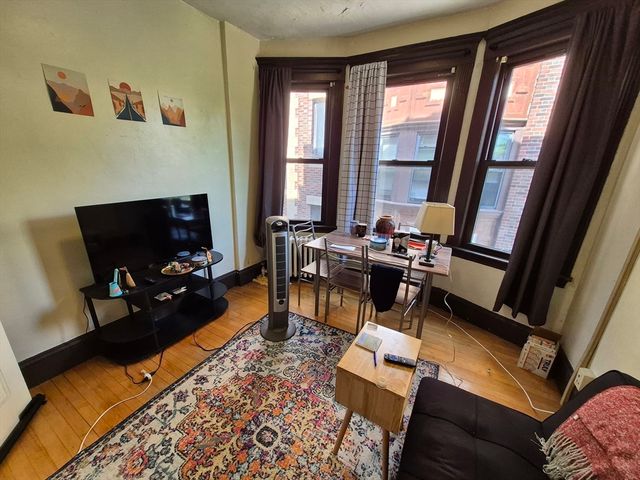 1269 Commonwealth 9, Boston, MA 02134