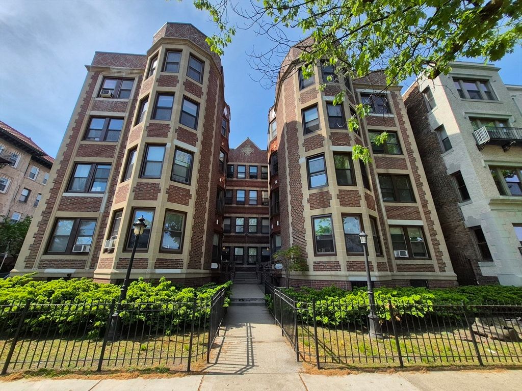 1269 Commonwealth 9, Boston, MA 02134