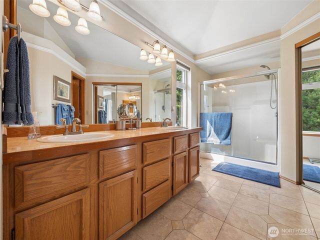34649 10th Place SW, Federal Way, WA 98023