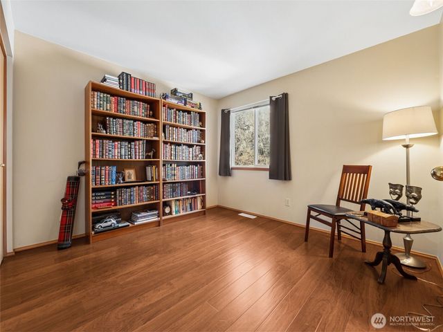 34649 10th Place SW, Federal Way, WA 98023