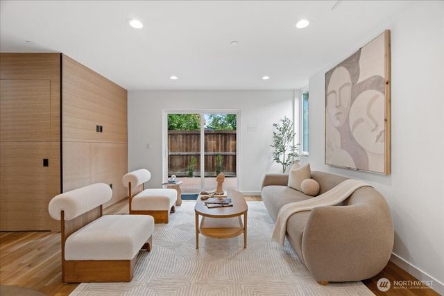 4120 Burke Avenue N, Seattle, WA 98103