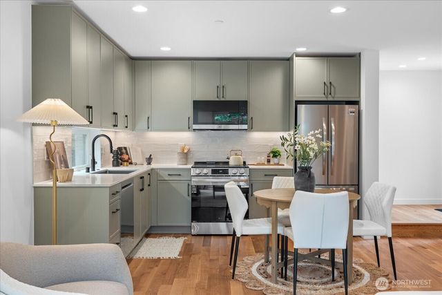 4120 Burke Avenue N, Seattle, WA 98103