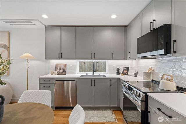 4120 Burke Avenue N, Seattle, WA 98103