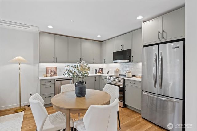4120 Burke Avenue N, Seattle, WA 98103