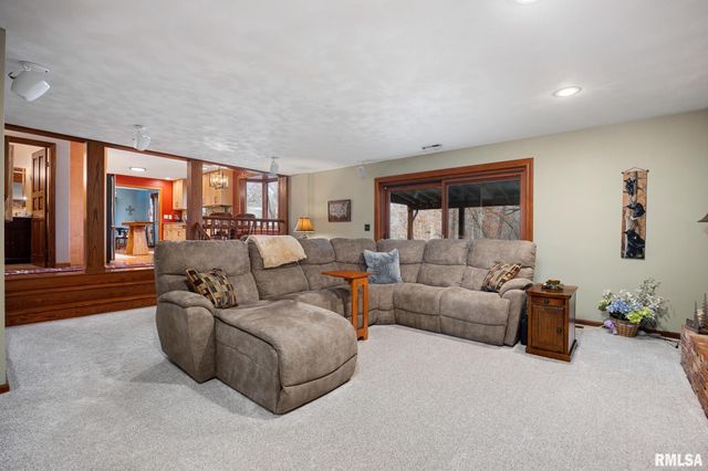 11913 W SWEETBRIAR Lane, Brimfield, IL 61517