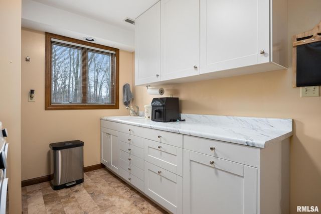 11913 W SWEETBRIAR Lane, Brimfield, IL 61517