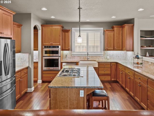 28571 Sw MORNINGSIDE Ave, Wilsonville, OR 97070