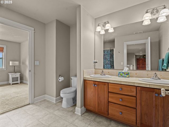 28571 Sw MORNINGSIDE Ave, Wilsonville, OR 97070