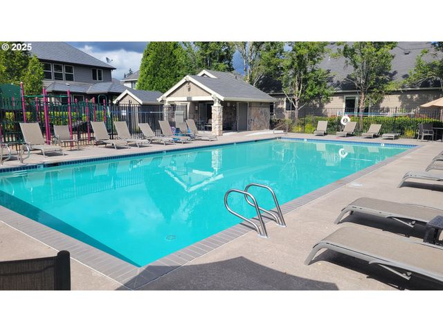 28571 Sw MORNINGSIDE Ave, Wilsonville, OR 97070