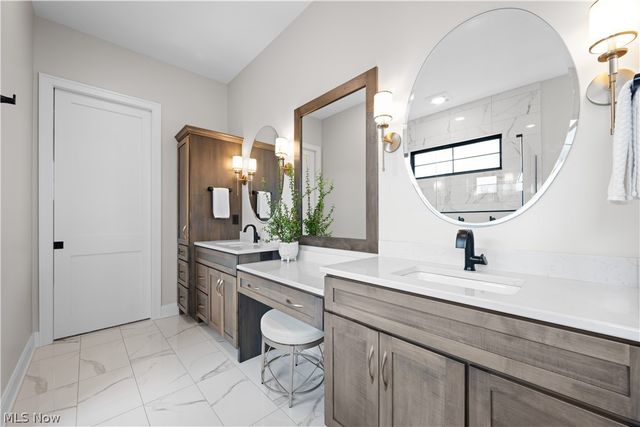 2989 Blakeslee Boulevard, Medina, OH 44256