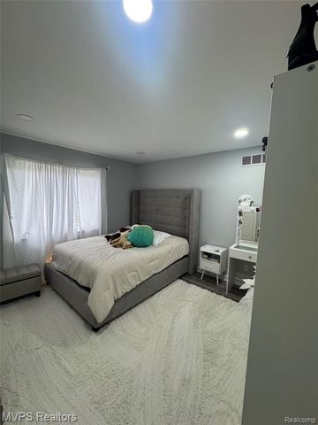 47033 Woodberry Estates Drive, Macomb, MI 48044