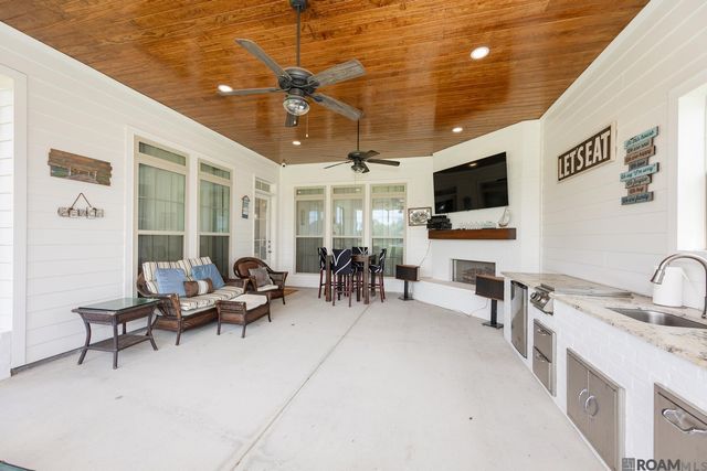 513 Glenthorne Dr, Gonzales, LA 70737