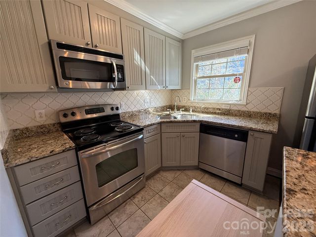 4921 Park Road E, Charlotte, NC 28209