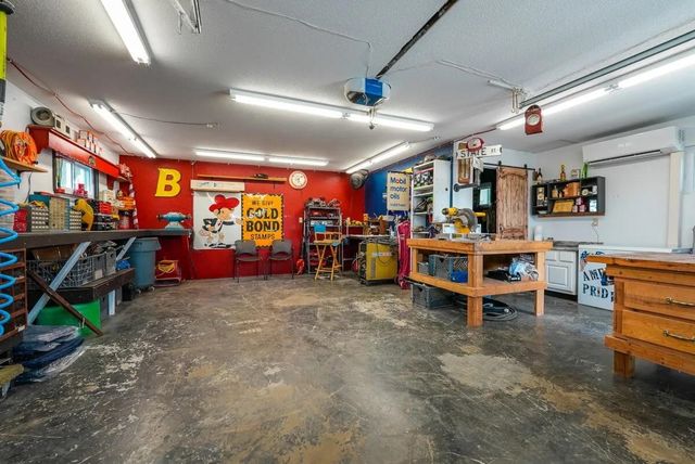 9657 SW Hopkins Switch Rd, Augusta, KS 67010
