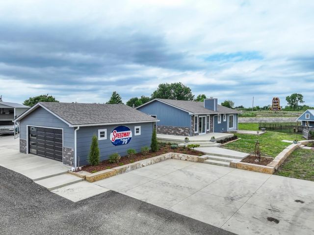 9657 SW Hopkins Switch Rd, Augusta, KS 67010