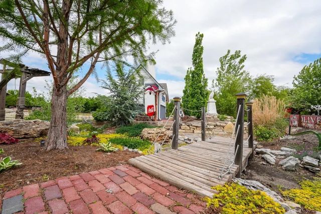 9657 SW Hopkins Switch Rd, Augusta, KS 67010