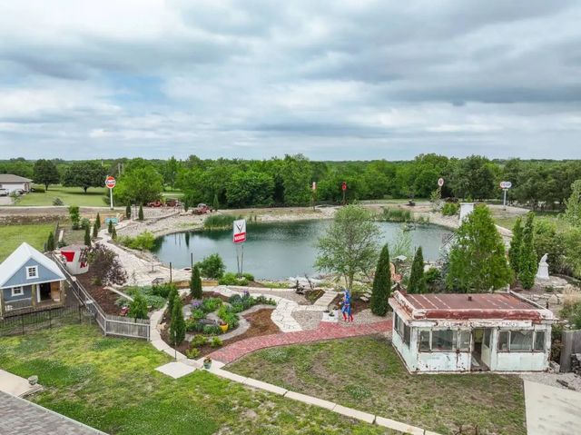 9657 SW Hopkins Switch Rd, Augusta, KS 67010