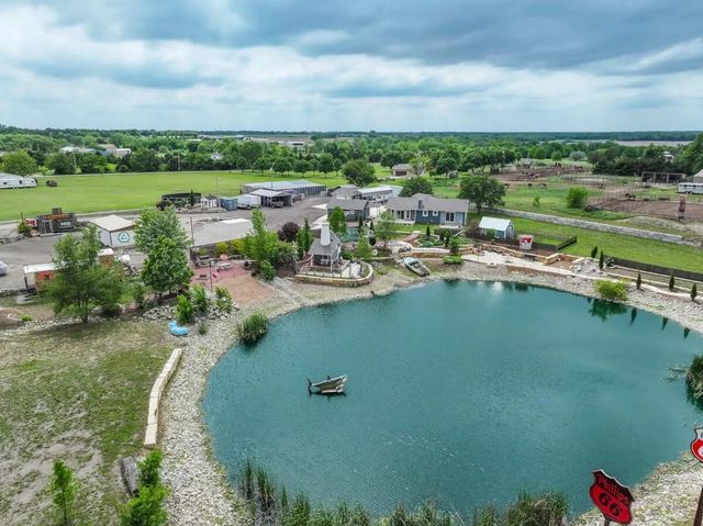 9657 SW Hopkins Switch Rd, Augusta, KS 67010