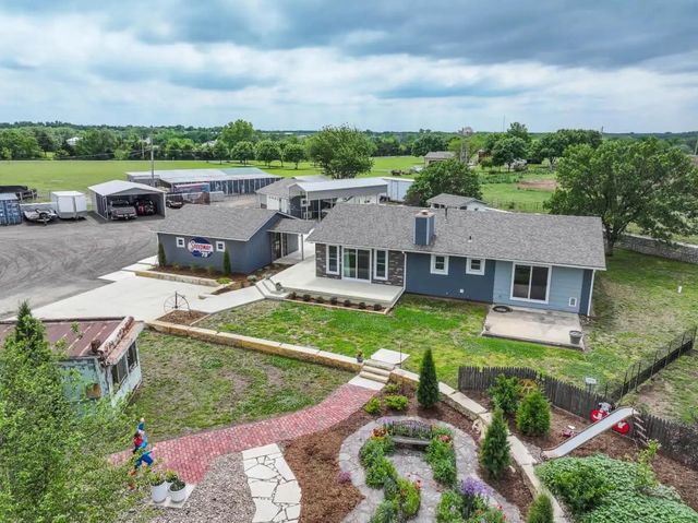 9657 SW Hopkins Switch Rd, Augusta, KS 67010