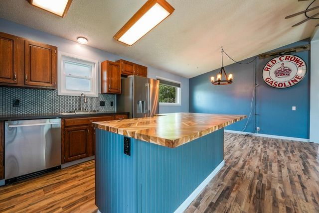 9657 SW Hopkins Switch Rd, Augusta, KS 67010