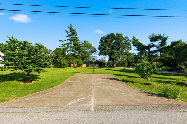 1029 Linden Drive, Lawrenceburg, KY 40342