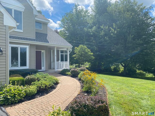54 Winchester Drive, North Haven, CT 06473