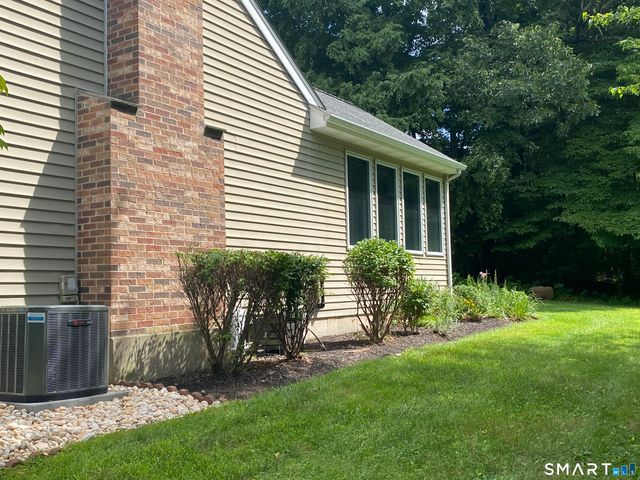 54 Winchester Drive, North Haven, CT 06473