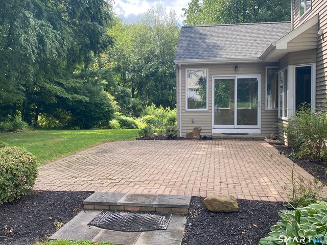 54 Winchester Drive, North Haven, CT 06473